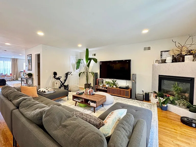 15 Daniella Ct #MAIN — Photo 3