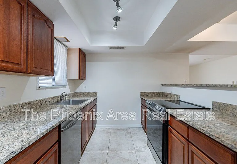 1001 E Campus Dr — Photo 26