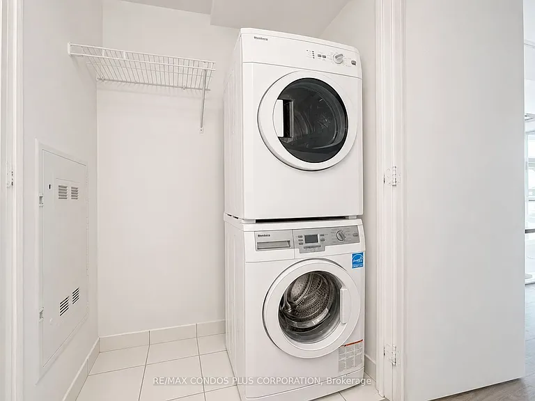 181 Dundas St E #2215 — Photo 20