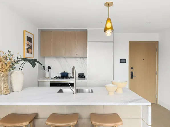 208 Delancey Street image 9 of 22