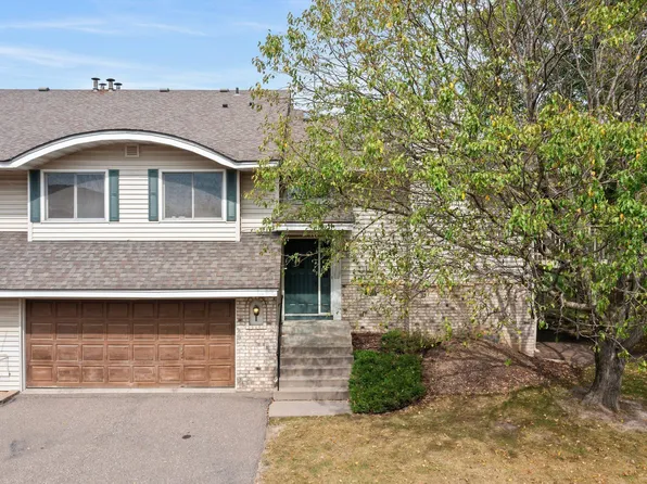 1009 Aston Cir, Burnsville, MN 55337