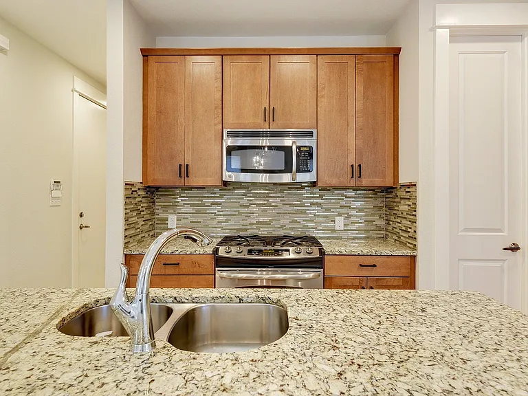 2204 Schriber St #B — Photo 14