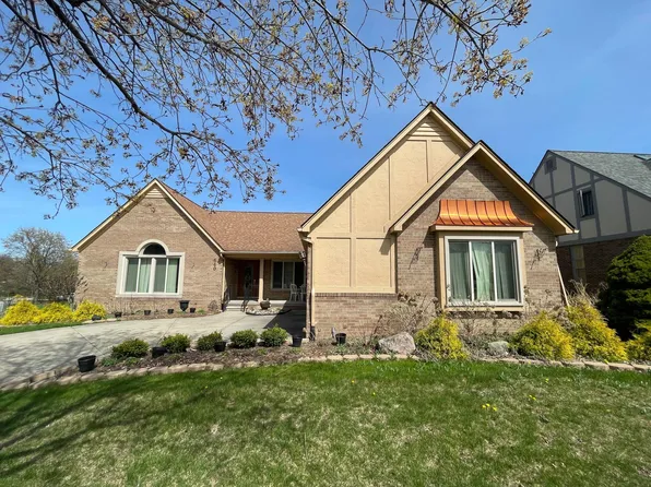 640 Snowmass Dr, Rochester Hills, MI 48309