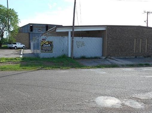 1st image of 382 N Bowie St