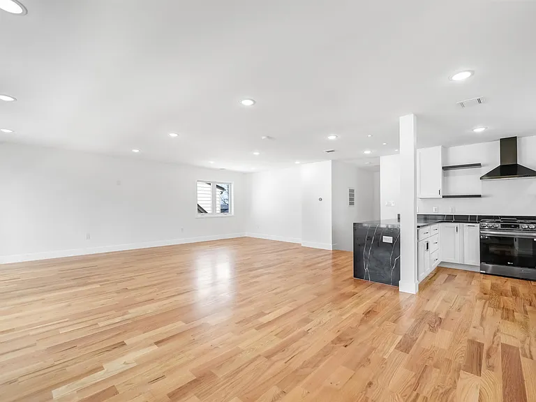 270 Lafayette Ave #2 — Photo 23
