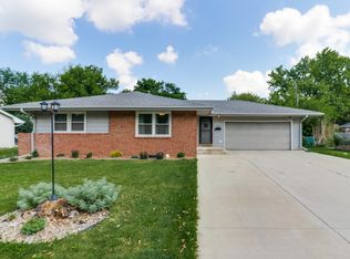 1202 Riordan St, Normal, IL 61761