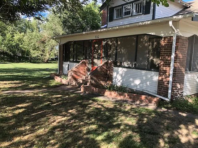 116 Brewster Ln — Photo 6