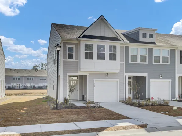 500 Trotters Ln, Moncks Corner, SC 29461