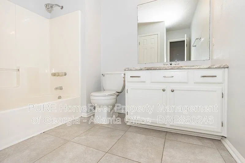 3 bed, 2.0 bath, 1266 sqft, $2,095 — Photo 4