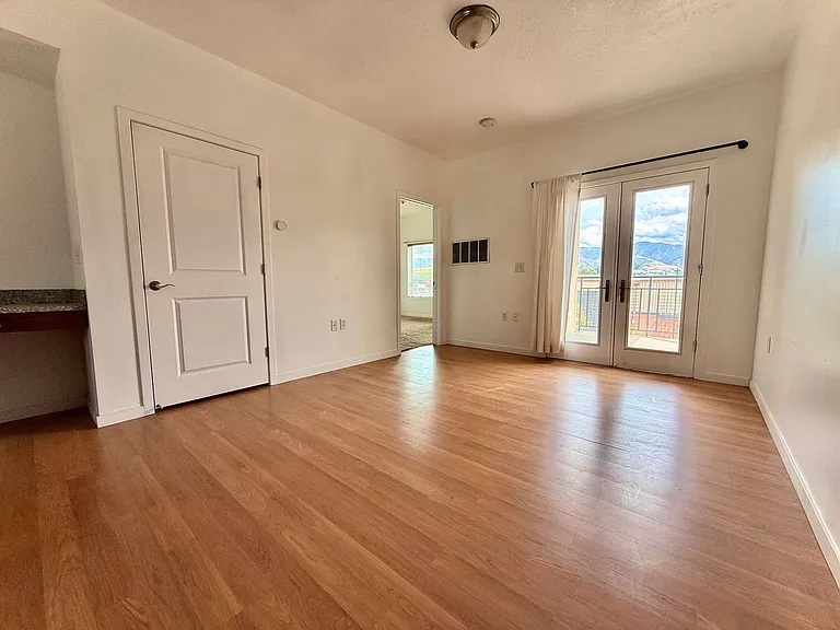 2150 S Main St #308 — Photo 7