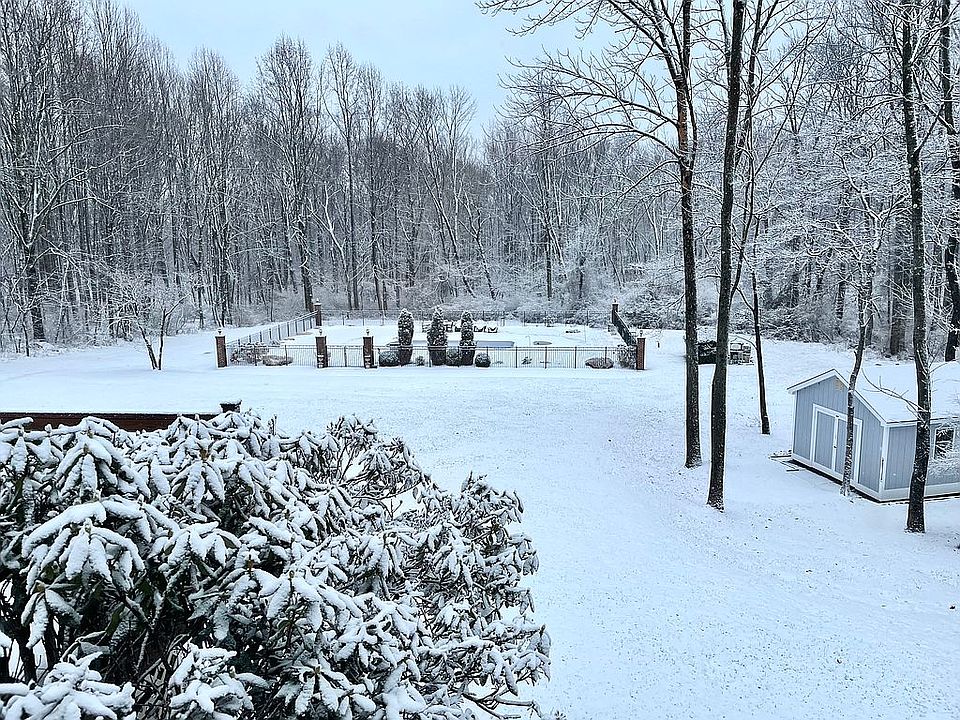 2nd image of 9 Fieldstone Rd
