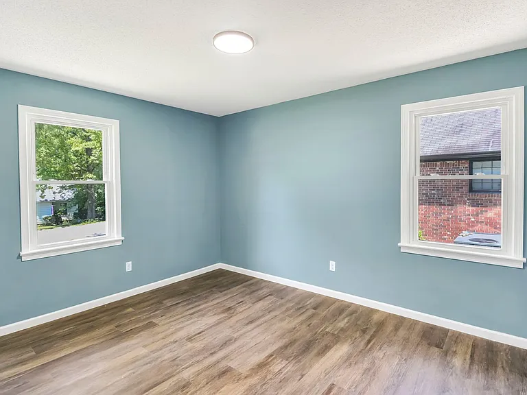 119 Wychwood Rd — Photo 31