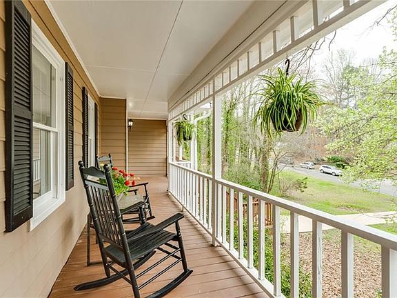 5th image of 406 Walnut Dr