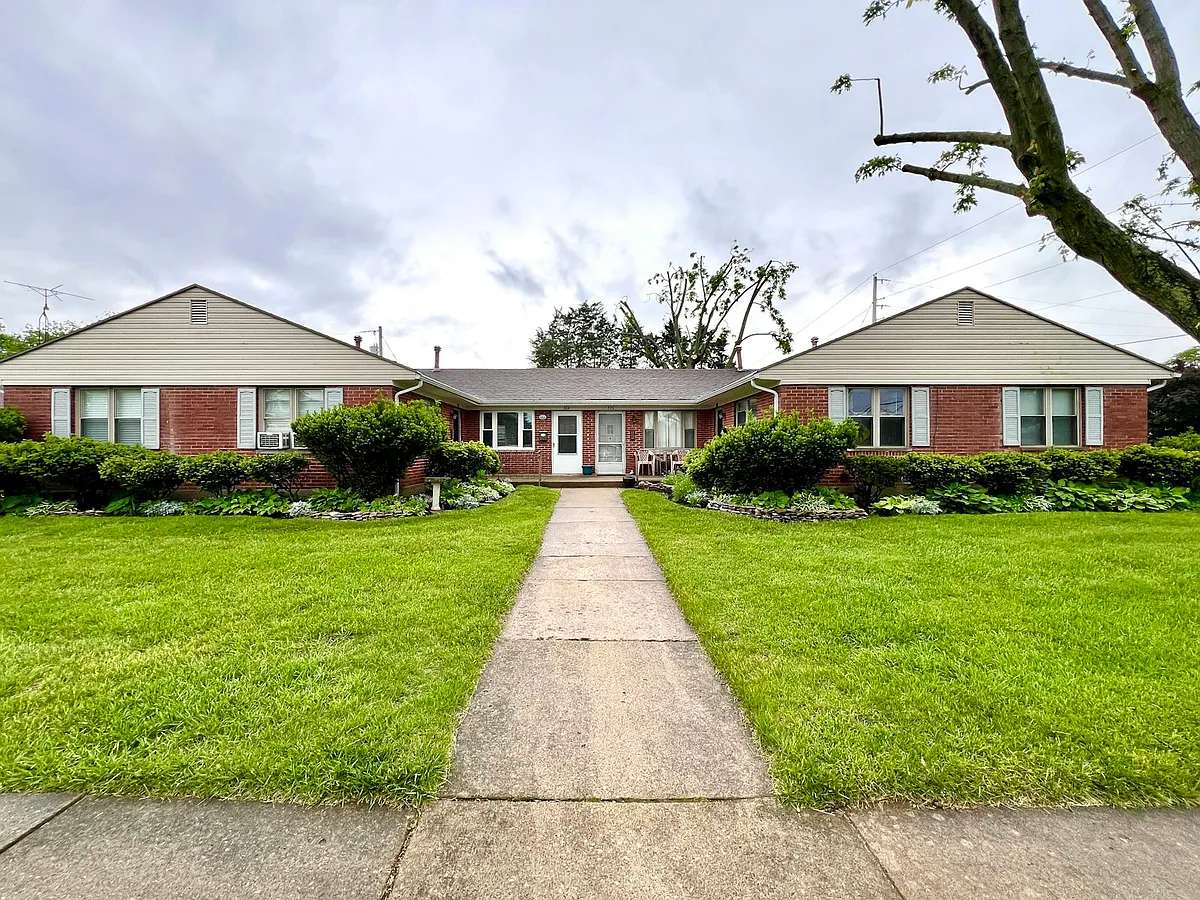 Building Photo - 504 Mossoak Dr