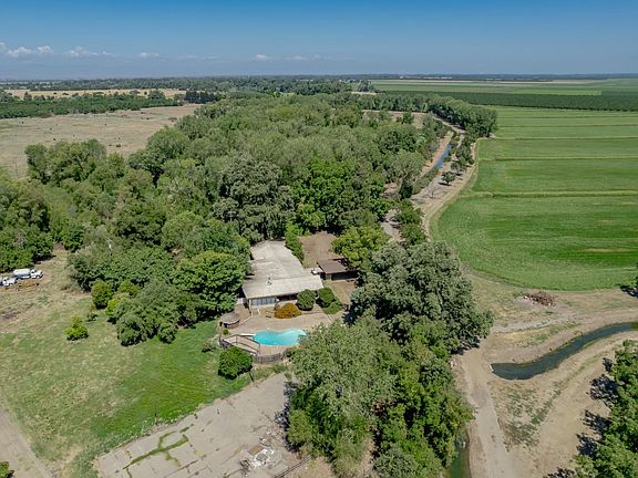 3rd image of 3878 River Rd