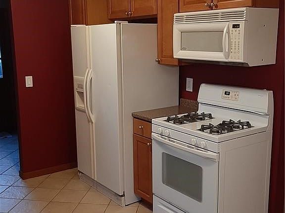 3rd image of 1200 E 362nd St