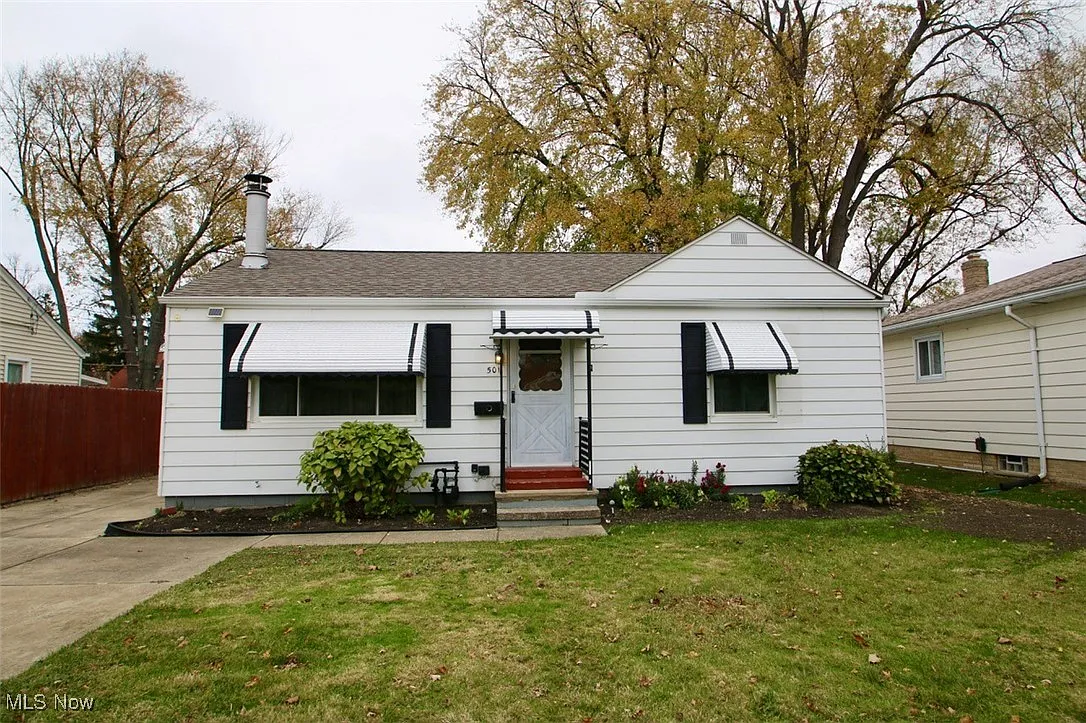 501 Quentin Rd photo 1