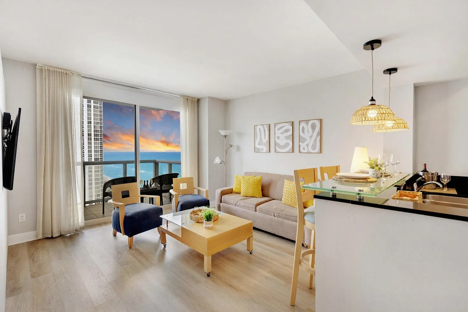 1 bed, 1.0 bath, 699 sqft, $3,874 — Photo 1