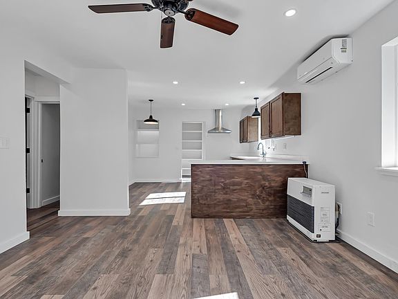 3rd image of 686 Spur St
