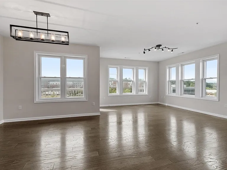 120 University Ave #2307 — Photo 6