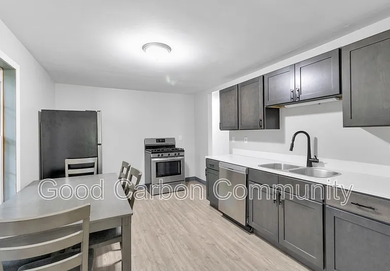 48 Water St #203 — Photo 2