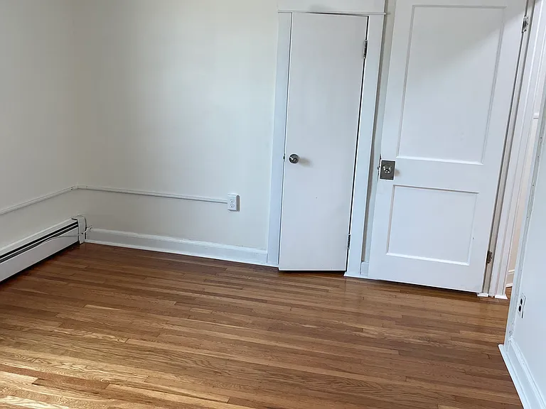 7 W Main St #1 — Photo 4