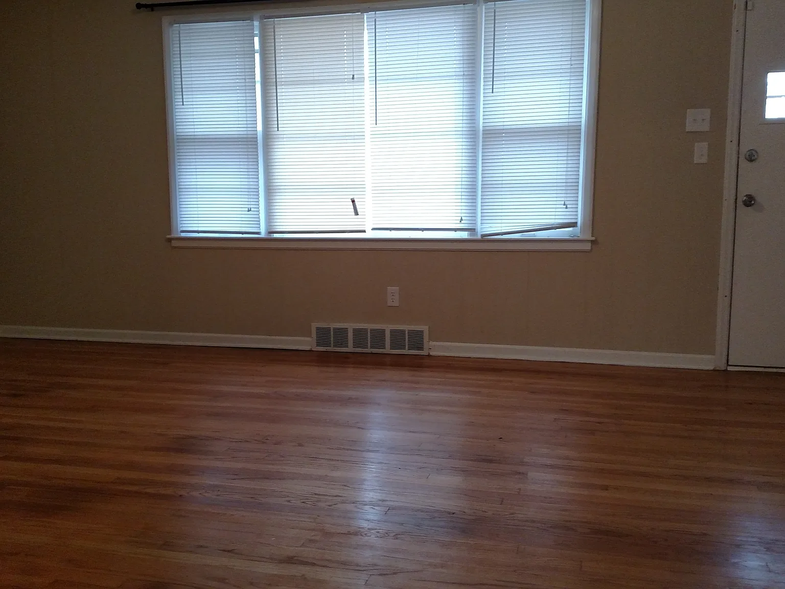 3 bed, 1320 sqft, $1,595 — Photo 2