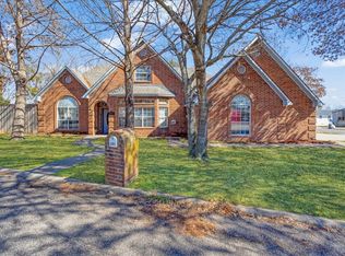 227 N Hopson St, Van Alstyne, TX 75495