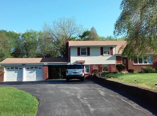 470 Black Swan Ln, Berwyn, PA 19312