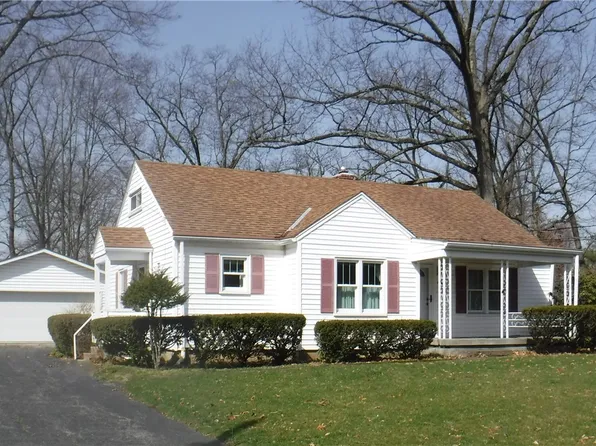 462 S Eberhart Rd, Butler, PA 16001