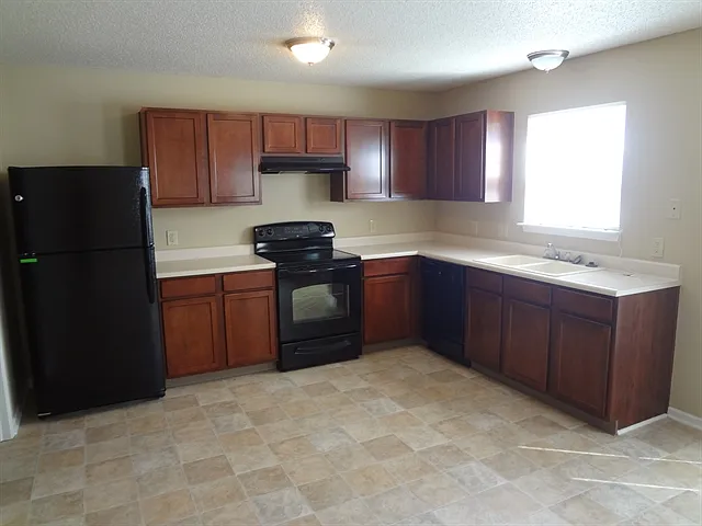 6711 Earlswood Dr — Photo 2