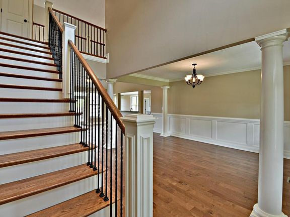 3rd image of 1708 Botsford Dr