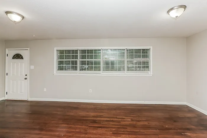 3328 E Lisa Dr — Photo 4