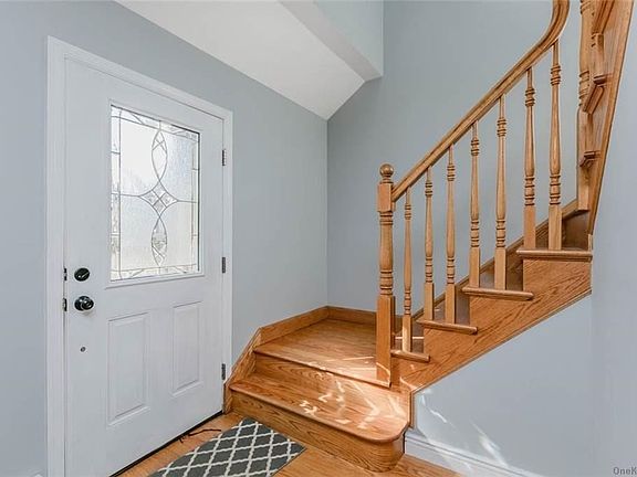 4th image of 11 Cypress Pl