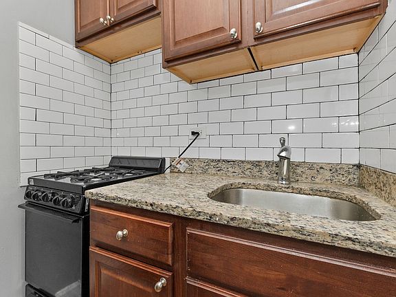 5th image of 4344 S Ellis Ave APT 202