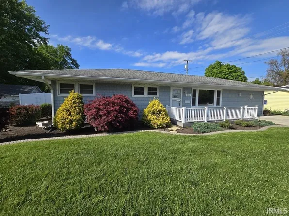 308 W Joy St, Ligonier, IN 46767