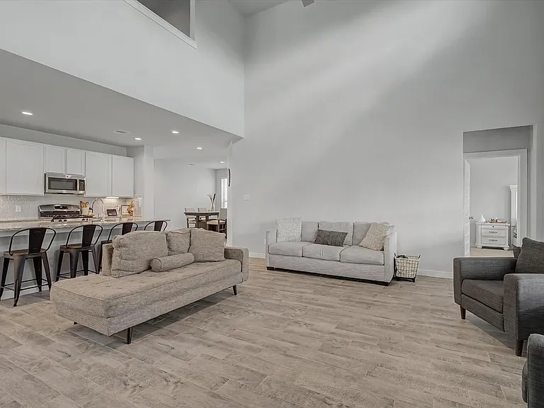 18307 Windy Knoll Way — Photo 13