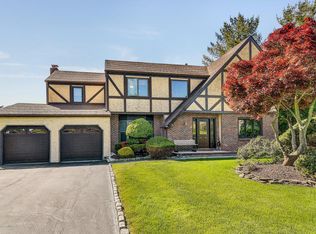 3 Scenic Ct, Marlboro, NJ 07746