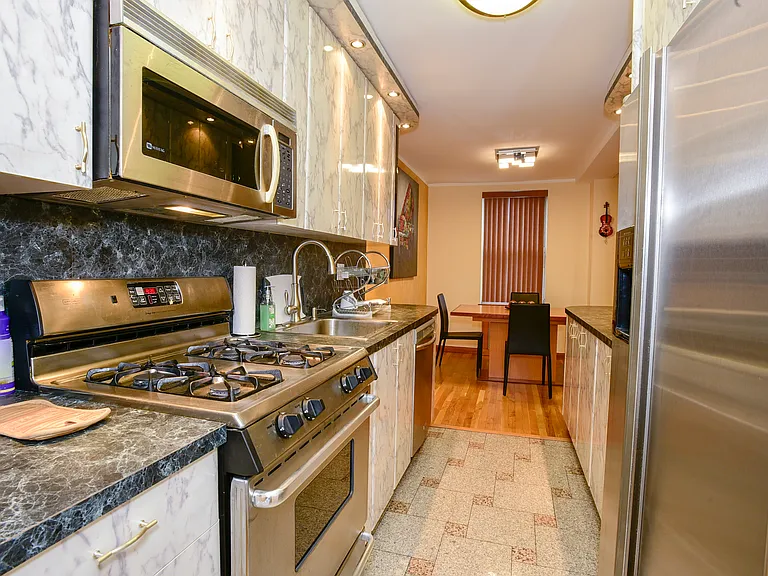 2785 Ocean Pkwy #3 — Photo 6