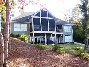 1st image of 2036 River Oaks Dr