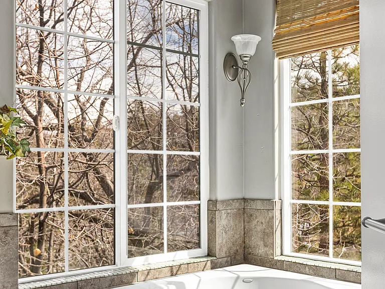 Master Bathroom - hot tub 2nd floor