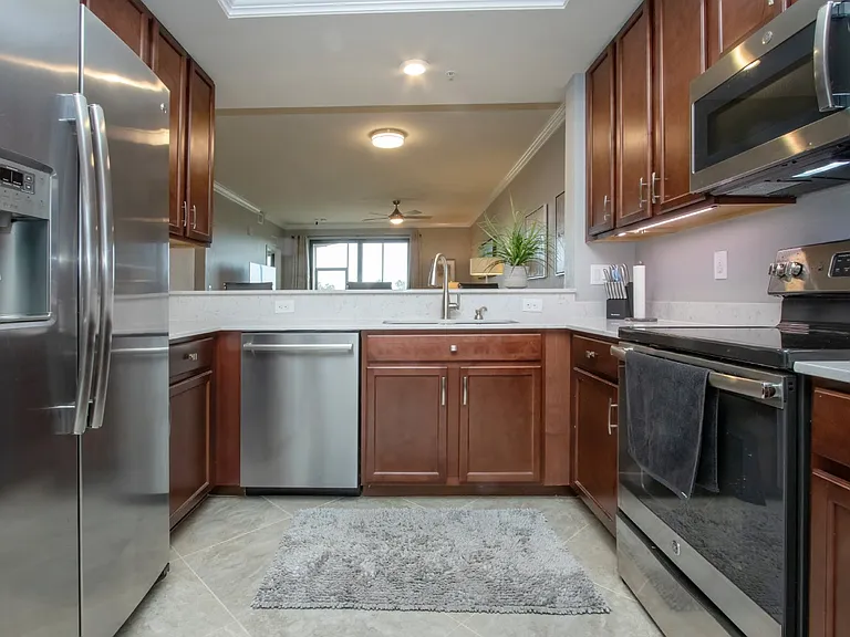 5548 Palmer Cir #102 — Photo 38
