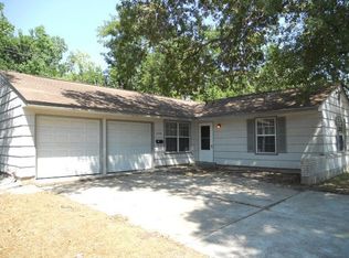10407 Broadstairs St, Houston, TX 77013