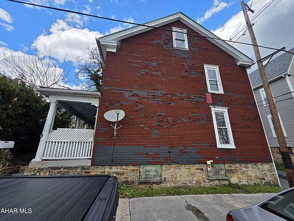 2nd image of 1510 3rd St