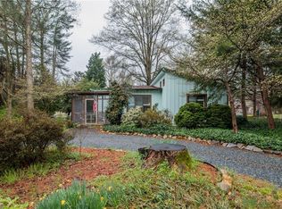 2520 Owen Dr, Winston Salem, NC 27106