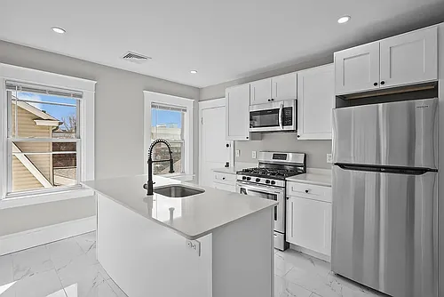 460 Eaton St #1 Photo 1