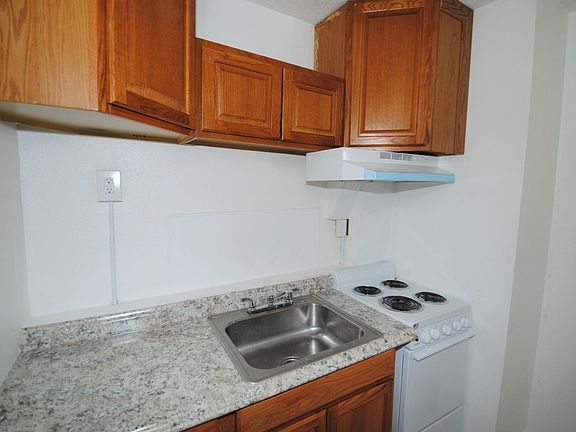 5th image of 140 Minnie St Suite B