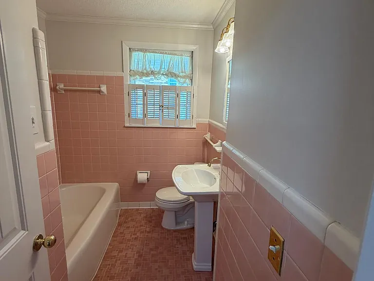 524 Graycroft Dr SW — Photo 9