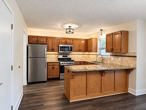 5th image of 2250 Chelsea Rd NE