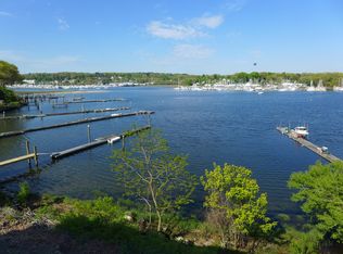 179 Grand View Dr, Warwick, RI 02886